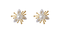 Small Pearl Petal Ear Stud Is Simple And Compact - FASHIONKULTUR