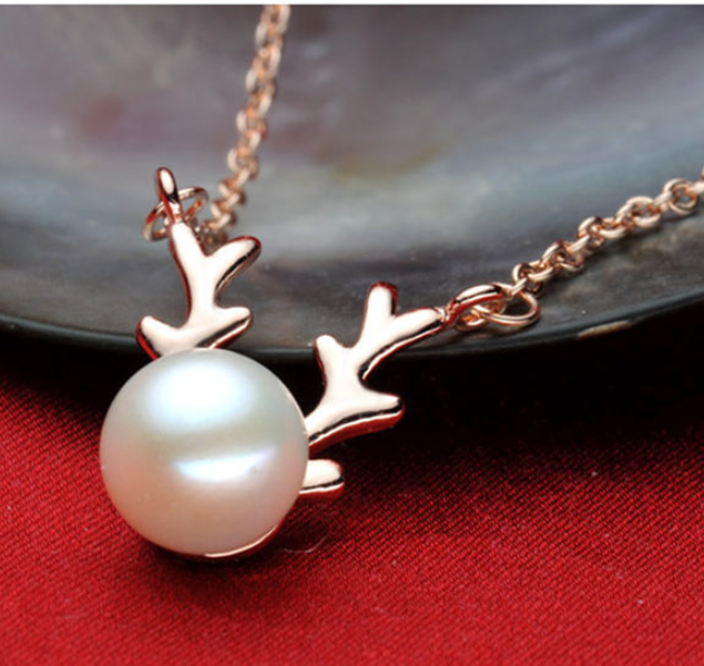 Small Elk Pearl Pendant - FASHIONKULTUR