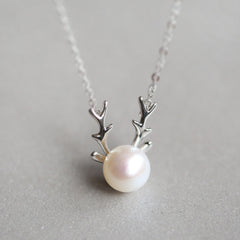 Small Elk Pearl Pendant - FASHIONKULTUR