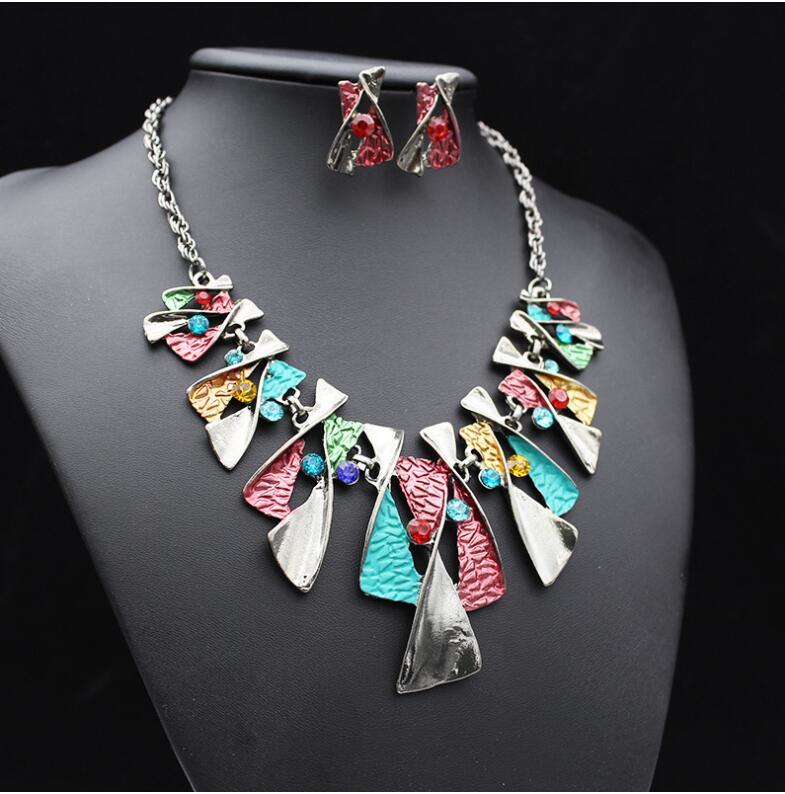 The big European and American fashion color alloy diamond necklace earrings set bride jewelry factory direct - FASHIONKULTUR