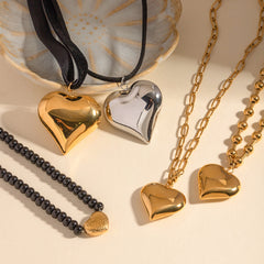 Peach Heart Series Retro Classic Love Necklace