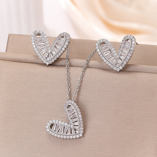 Women's Heart Necklace Niche Design Inlaid Zircon