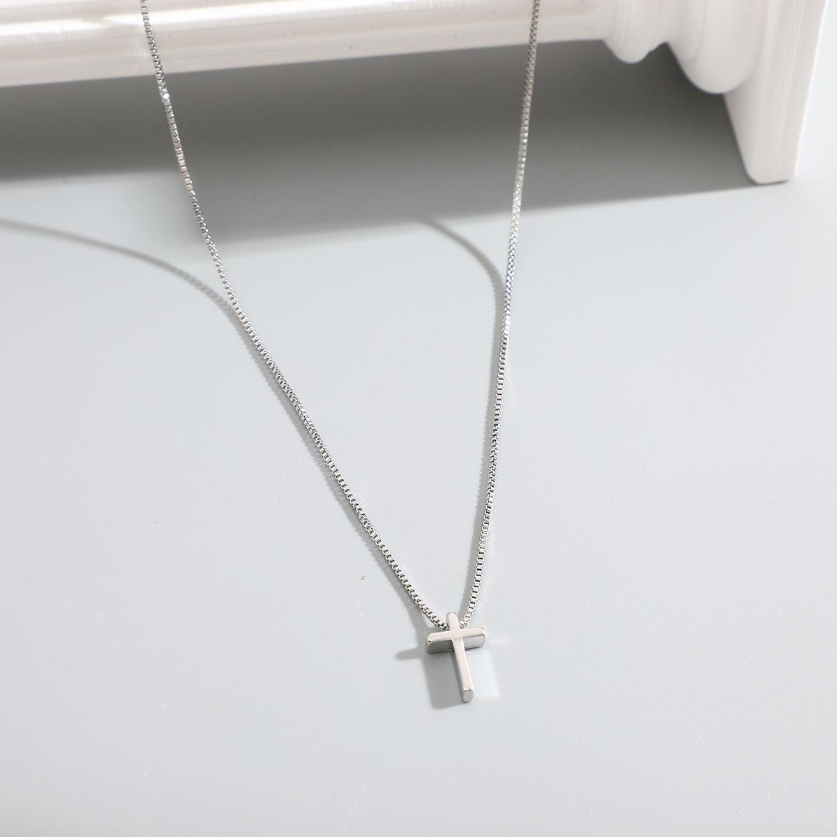 Women's Simple Cross Pendant Necklace - FASHIONKULTUR