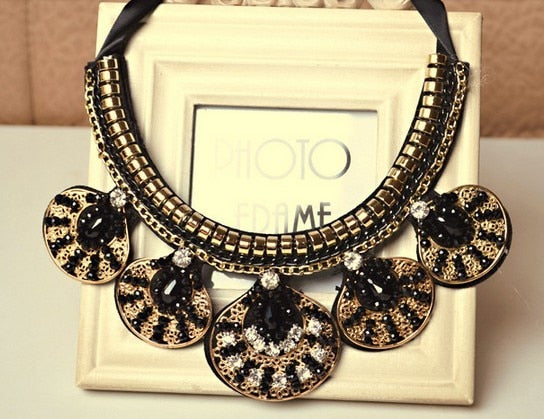 Fashionable Statement Choker Necklace - FASHIONKULTUR