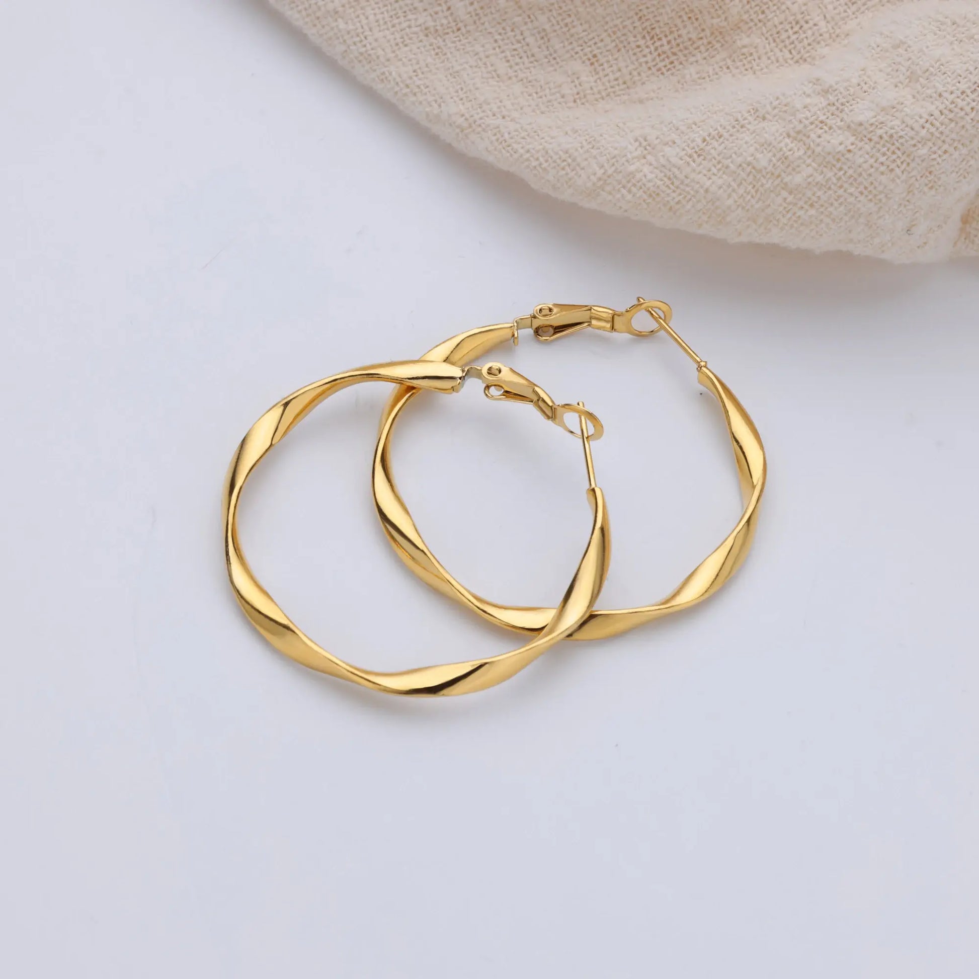 Classic Twist Earrings - FASHIONKULTUR